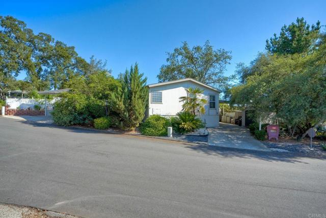 18218 Paradise Mountain Rd Spc 80, Valley Center CA: https://media.crmls.org/mediaz/88d51a3e-49e4-4fc5-872c-e8452dc62297.jpg