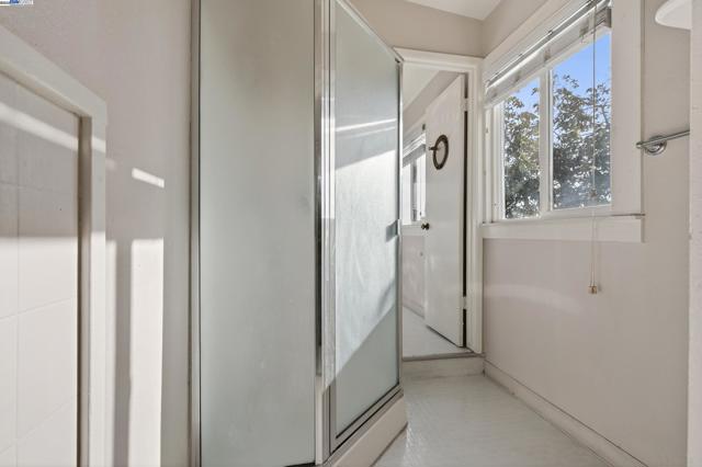 1011 E 11Th St, Oakland CA: https://media.crmls.org/mediaz/88d552f9-3fc9-4e64-b0b3-a9d58d61ddd8.jpg