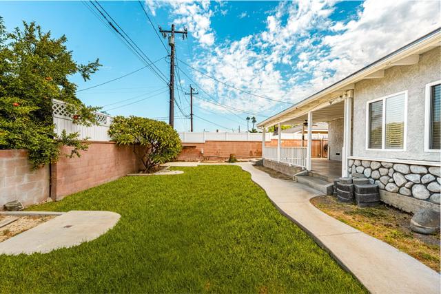 12109 Bluefield Avenue, La Mirada CA: https://media.crmls.org/mediaz/88d5534a-8989-43a3-88fd-74b43455c643.jpg