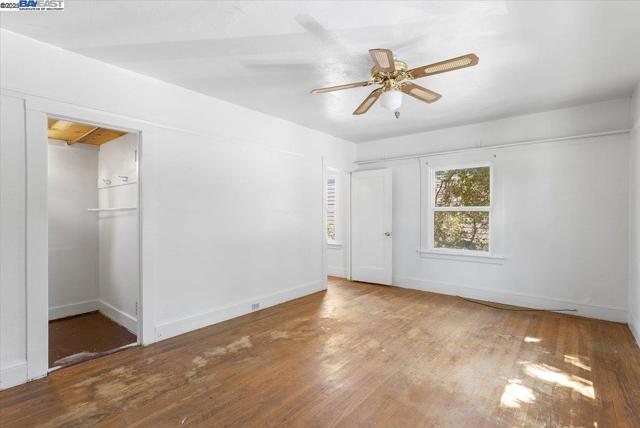 2255 Lincoln Ave., Alameda CA: https://media.crmls.org/mediaz/88d60b08-8e1c-4296-a6e0-58dbaa0fd3e4.jpg