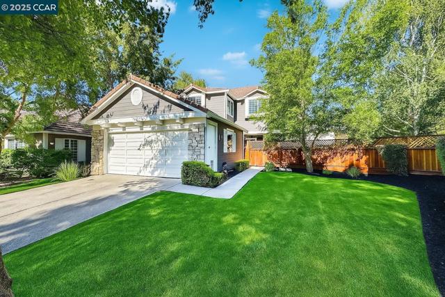 5 Stuart Place, Danville CA: https://media.crmls.org/mediaz/88d61181-38f0-41c8-9526-47ebc18ab276.jpg