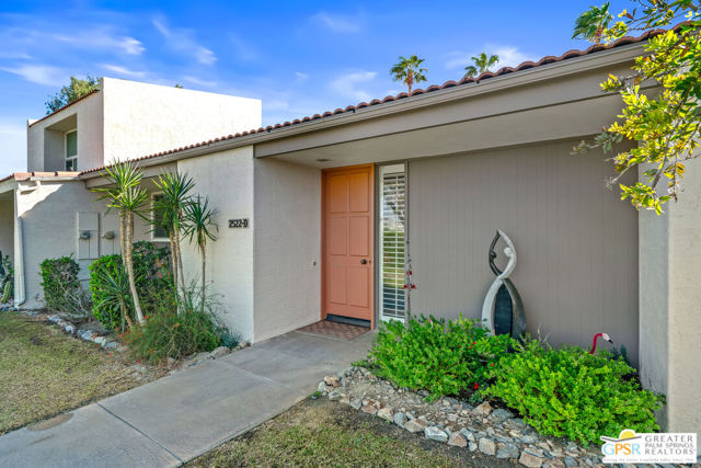 2522 N Whitewater Club Drive #D, Palm Springs, CA 92262