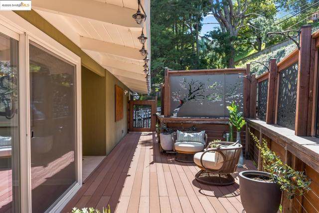 6533 Chelton DR, Oakland CA: https://media.crmls.org/mediaz/88d649b3-3e4a-42b5-aff2-21da15dc16b4.jpg