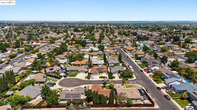 53 Zinfandel Ct, Oakley CA: https://media.crmls.org/mediaz/88d69315-0c7c-435a-9c6d-43a7dae48ead.jpg