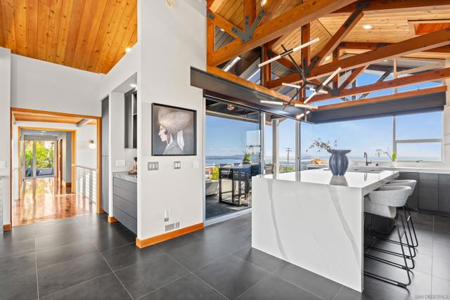 5259 Pacifica Dr, San Diego CA: https://media.crmls.org/mediaz/88d6e4fd-834a-4877-addd-eb9ed74e3fae.jpg