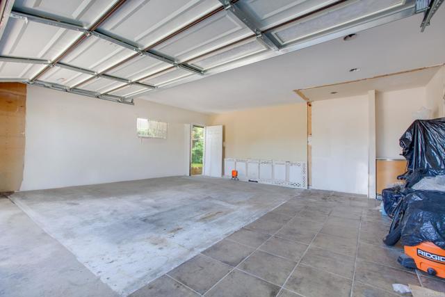 101 CHRISTEN Way, San Marcos CA: https://media.crmls.org/mediaz/88d6f495-0a22-4a1e-a289-dbc372bc2d89.jpg