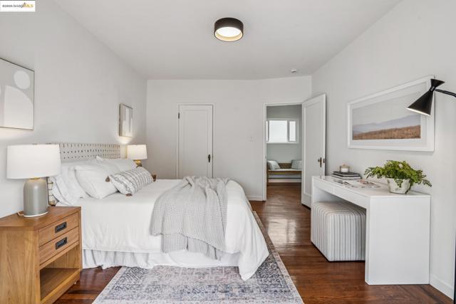 4006 Lincoln Ave, Oakland CA: https://media.crmls.org/mediaz/88d737ab-0dca-4139-9663-f15ac7db34d5.jpg