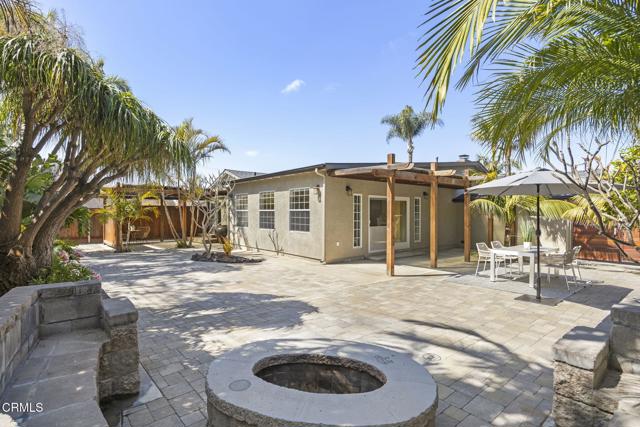354 Arnett Avenue, Ventura CA: https://media.crmls.org/mediaz/88d76dc4-be13-49b3-90c4-1a4b81e08e40.jpg