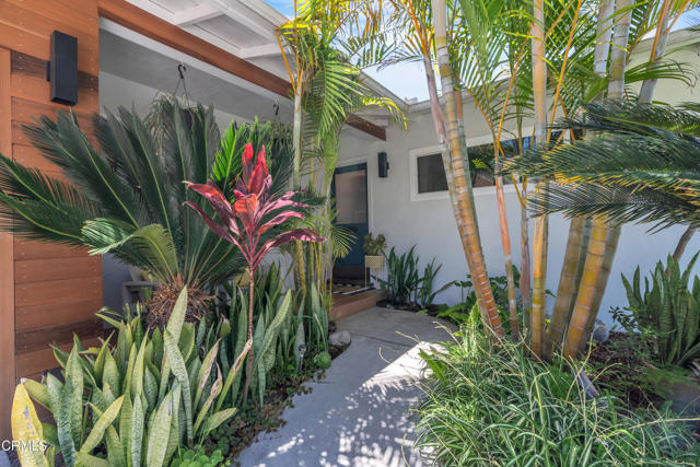 208 Fowler Drive, Monrovia CA: https://media.crmls.org/mediaz/88d78263-90ce-43a6-bfa1-fb00119cc3e5.jpg