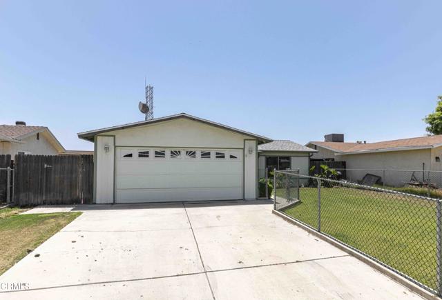 Detail Gallery Image 2 of 26 For 1215 Mckinley Ave, Bakersfield,  CA 93308 - 3 Beds | 2 Baths