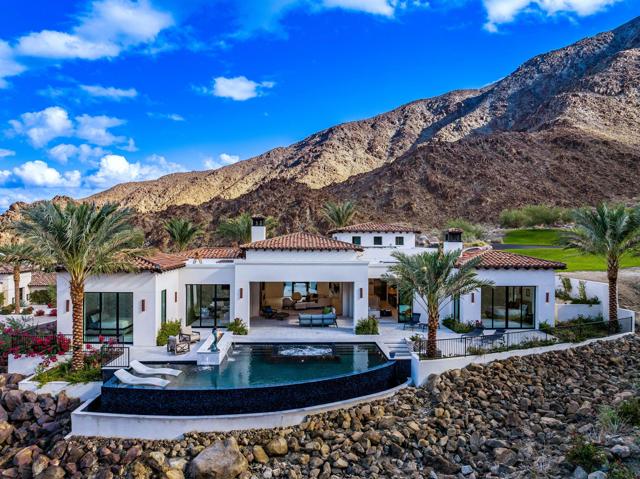 53985 Del Gato Drive, La Quinta CA: https://media.crmls.org/mediaz/88d955c2-ce7b-4b12-b2f6-de44eb7631d5.jpg