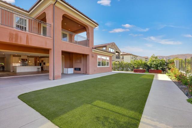 16231 Sunny Summit Dr, San Diego CA: https://media.crmls.org/mediaz/88d9ffa5-81cd-4449-ac2b-d1e40136d2e9.jpg
