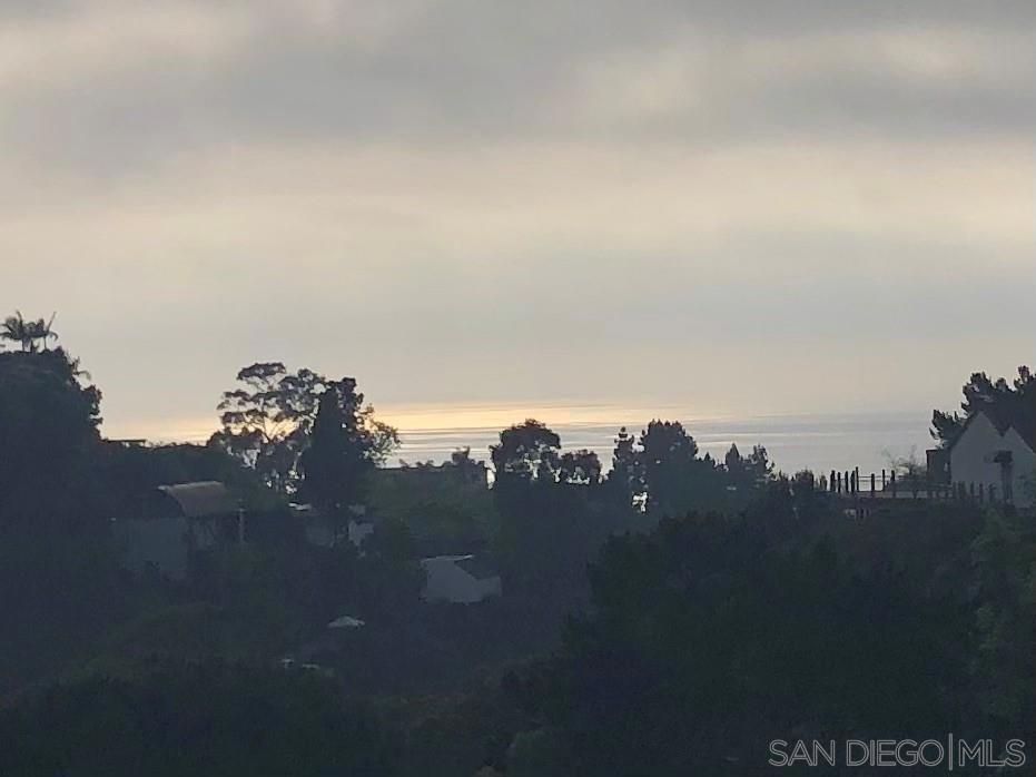 https://media.crmls.org/mediaz/88da64b1-b6f8-4828-be87-b31e91089d86.jpg?preset=X-Large