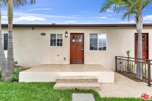 6915 Encino Avenue, Van Nuys CA: https://media.crmls.org/mediaz/88db104a-7c13-4759-a83a-2f49f8c46abb.jpg