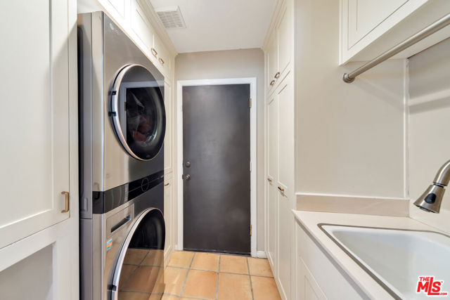 1st floor laundry room