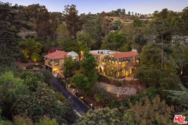 540 Mount Washington Drive, Los Angeles CA: https://media.crmls.org/mediaz/88dca899-6548-4b1d-8f96-7682830f2a11.jpg