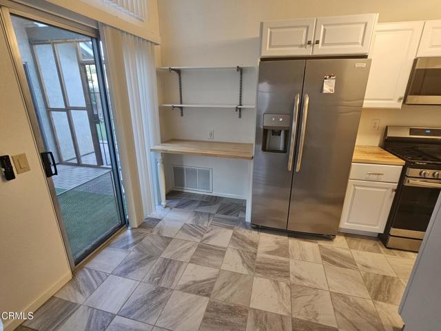 11643 Luanda Street, Lakeview Terrace CA: https://media.crmls.org/mediaz/88dd6994-2d87-4ac9-a77a-863c7517f016.jpg