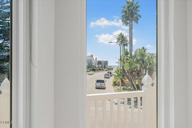 1230 Mandalay Beach Road, Oxnard CA: https://media.crmls.org/mediaz/88ddc4e9-ac1d-4d56-ac71-84fed5620099.jpg