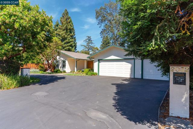 2032 Vanderslice Ave, Walnut Creek CA: https://media.crmls.org/mediaz/88ddf009-1a9a-4969-9170-318f219eac46.jpg