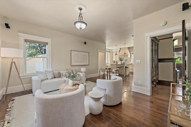 302 Los Gatos Boulevard, Los Gatos CA: https://media.crmls.org/mediaz/88de1657-8189-487e-8dc6-d370861b5d9c.jpg