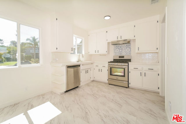 2425 Loftyview Drive, Torrance, California 90505, 3 Bedrooms Bedrooms, ,2 BathroomsBathrooms,Residential,Sold,Loftyview,22194747