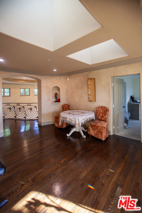 3501 Caribeth Drive, Encino CA: https://media.crmls.org/mediaz/88de7399-d2db-421f-b8b5-04226633a13c.jpg