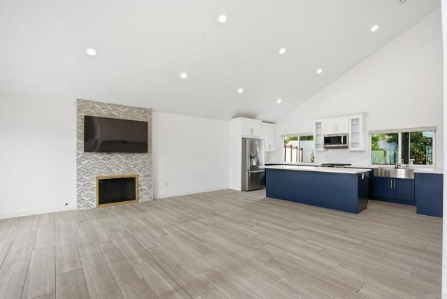 Detail Gallery Image 3 of 48 For 1668 1672 Spanish Oak Pl, El Cajon,  CA 92019 - 9 Beds | 5 Baths