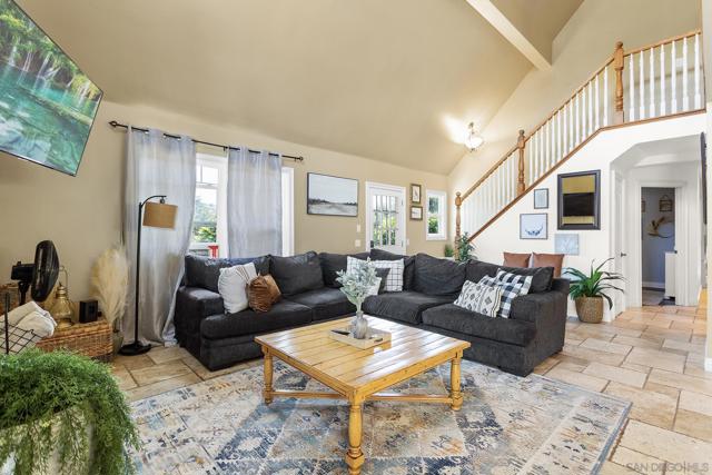 12108 12110 Lilac Heights Ct, Valley Center CA: https://media.crmls.org/mediaz/88dea50e-a1f5-4b1c-b009-b23ccad32d5c.jpg
