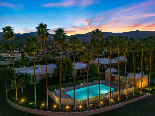 47360 Jadida Avenue, Palm Desert CA: https://media.crmls.org/mediaz/88debad7-1b97-42f4-8132-55ada4bad956.jpg