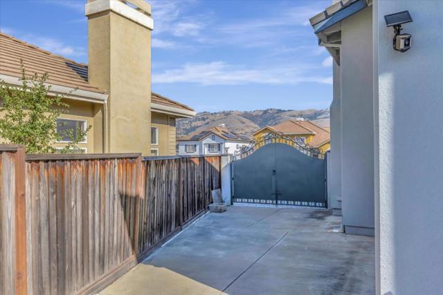 5213 Silvercrest Ridge Court, San Jose CA: https://media.crmls.org/mediaz/88df5224-68ff-49ae-b878-9a3a2dca7afb.jpg