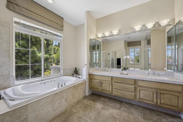 1006 Acero St, Chula Vista CA: https://media.crmls.org/mediaz/88df55fa-193c-4d97-ac3a-886552bbcce3.jpg