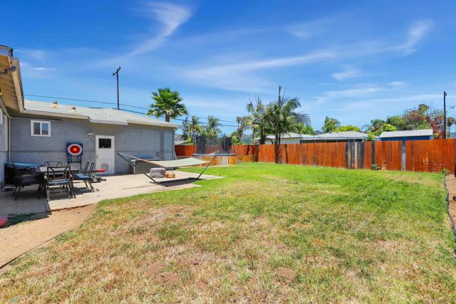 750 Fern St, Escondido CA: https://media.crmls.org/mediaz/88df8d13-3449-433a-b434-8e0e30c80c6f.jpg