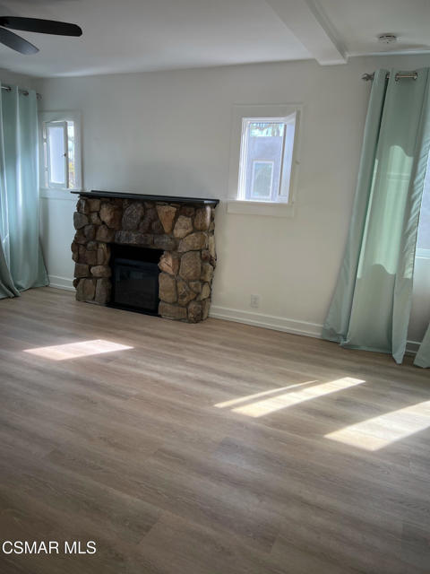 4049 Colonial Avenue, Los Angeles CA: https://media.crmls.org/mediaz/88df8fec-2f33-447c-b54e-220b5a87836a.jpg