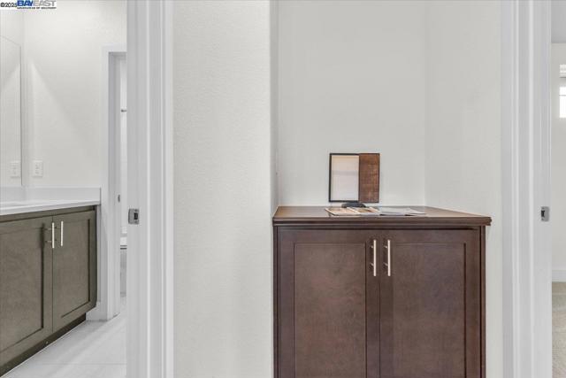 5700 Greige Cir, Dublin CA: https://media.crmls.org/mediaz/88dfcd4e-f822-4fd5-bcdf-58c2e55ea757.jpg