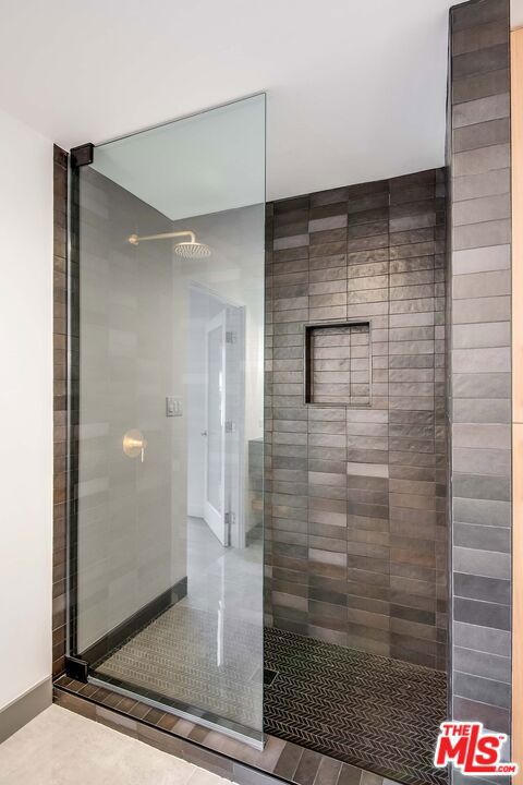 3201 Viola Place, Marina del Rey CA: https://media.crmls.org/mediaz/88e08632-4d18-40c7-904e-33dcf4db5195.jpg