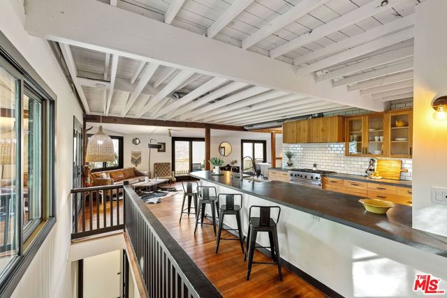 1551 Penny Road, Topanga CA: https://media.crmls.org/mediaz/88e0c9ab-8a93-4ef3-a6a9-e75f630fe7d7.jpg