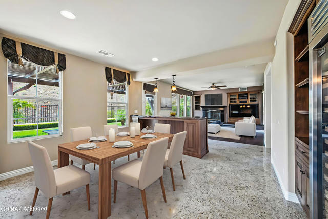 3194 Sunset Hills Boulevard, Thousand Oaks CA: https://media.crmls.org/mediaz/88e1001b-9062-4022-a5ad-771f79f7f7a1.jpg