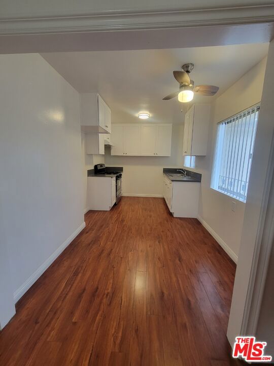 1038 S Harvard Boulevard, Los Angeles CA: https://media.crmls.org/mediaz/88e1971b-b33a-4f46-9ecb-64965e4c6718.jpg