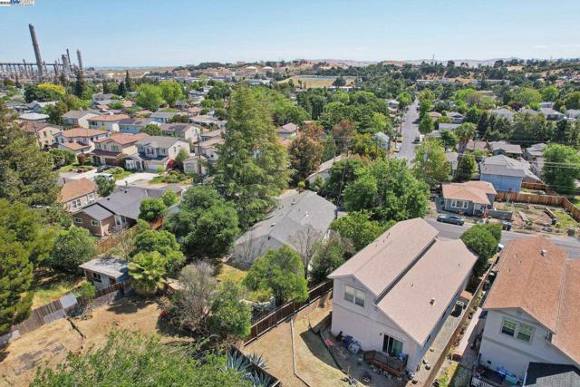 1101 Palm Avenue, Martinez CA: https://media.crmls.org/mediaz/88e1fb80-b77f-49f3-b687-73599bf2641c.jpg