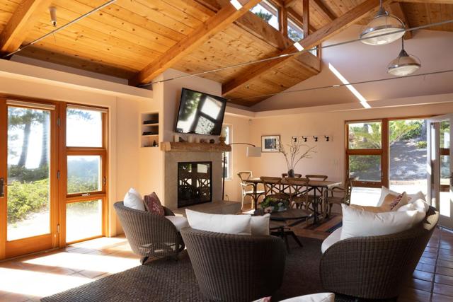 3200 Red Wolf Drive, Carmel CA: https://media.crmls.org/mediaz/88e21b2c-eee0-4f10-b994-ee89671a3fe7.jpg