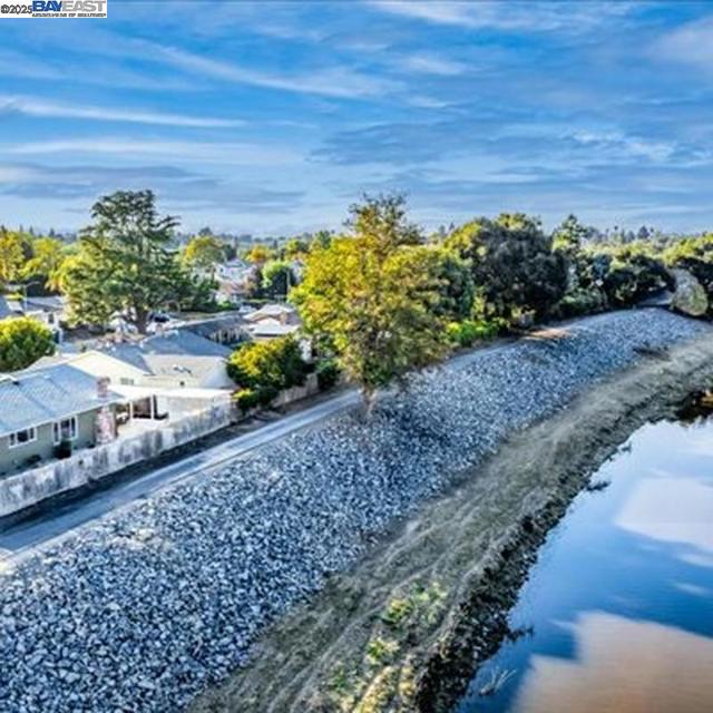 3184 Waugh Place, Fremont CA: https://media.crmls.org/mediaz/88e2923c-23fe-4dbc-b9b0-61b450f7c300.jpg