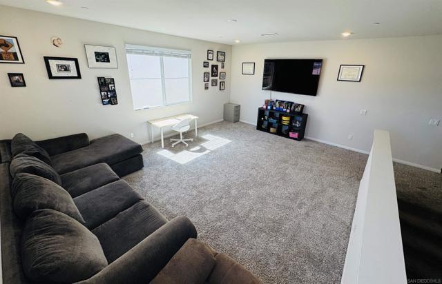 28223 Citrus Ct, Valley Center CA: https://media.crmls.org/mediaz/88e2bf39-3973-40a3-93a5-4362e6203520.jpg
