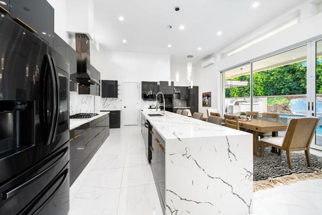 74775 Del Coronado Drive, Palm Desert CA: https://media.crmls.org/mediaz/88e2dd56-3582-427d-9e11-4e4e1fab3581.jpg