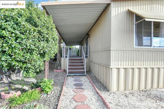 3301 BUCHANAN RD, Antioch CA: https://media.crmls.org/mediaz/88e380ac-8ea2-4214-8a49-e18e7f7d6794.jpg