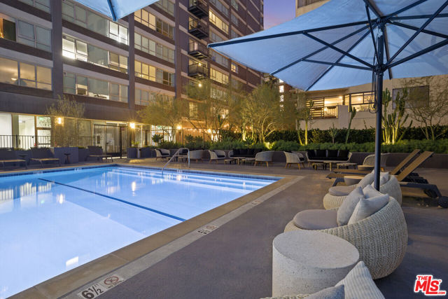 3460 W 7th Street, Los Angeles CA: https://media.crmls.org/mediaz/88e40c85-4ccc-48b2-90f0-d2b214bed5b6.jpg