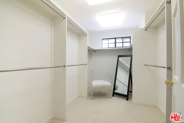 745 25th Street, Santa Monica CA: https://media.crmls.org/mediaz/88e40dd8-69a7-41c5-bdf5-b3f15bcb5455.jpg