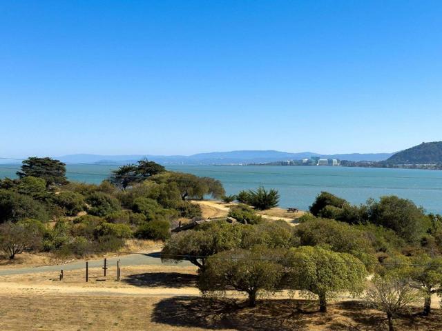 401 Crescent Court, San Francisco CA: https://media.crmls.org/mediaz/88e48e91-c1d1-4b28-99bf-5e9456ded7b1.jpg