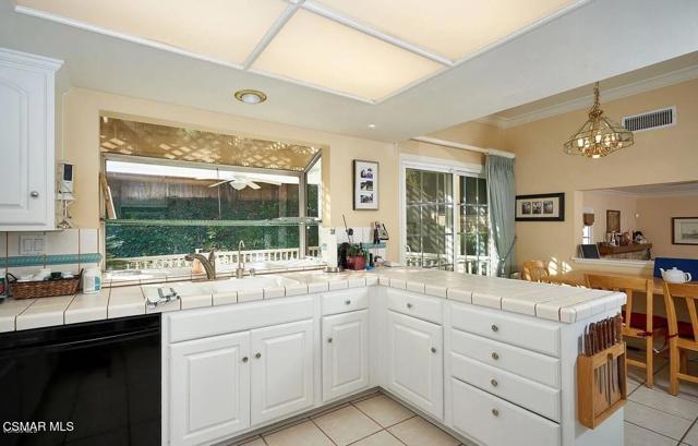 29140 Quail Run Drive, Agoura Hills CA: https://media.crmls.org/mediaz/88e50461-b041-48a4-b768-4a2a8efb6b48.jpg