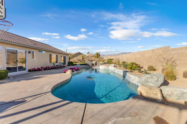 83480 Firecliff Court Court, Indio CA: https://media.crmls.org/mediaz/88e507de-e336-452f-bd92-47b0bdc06427.jpg