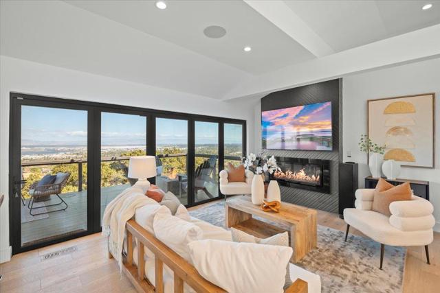 865 Somerset Court, San Carlos CA: https://media.crmls.org/mediaz/88e54022-9e1b-418d-beab-b50cd5f91f37.jpg